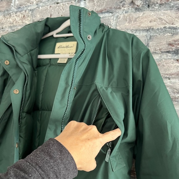 Last Price cut! 🔥Eddie Bauer Goose down parka in excellent new condition. - Picture 3 of 15